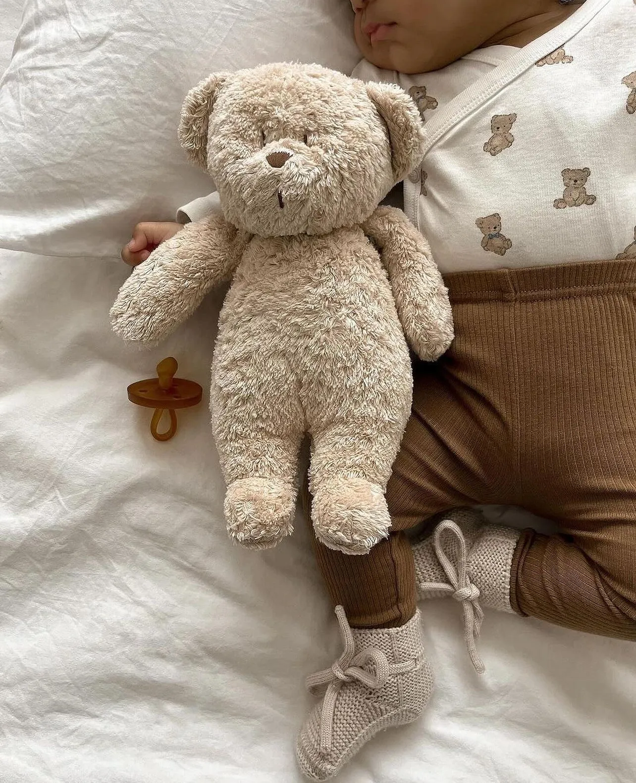 Moonie Humming Bear Light and Sleep Aid - Sand