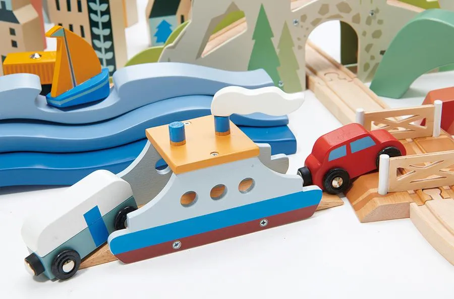 Wooden Mountain View Train Set